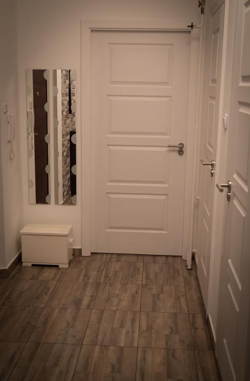Anna Apartman Дьор Екстериор снимка