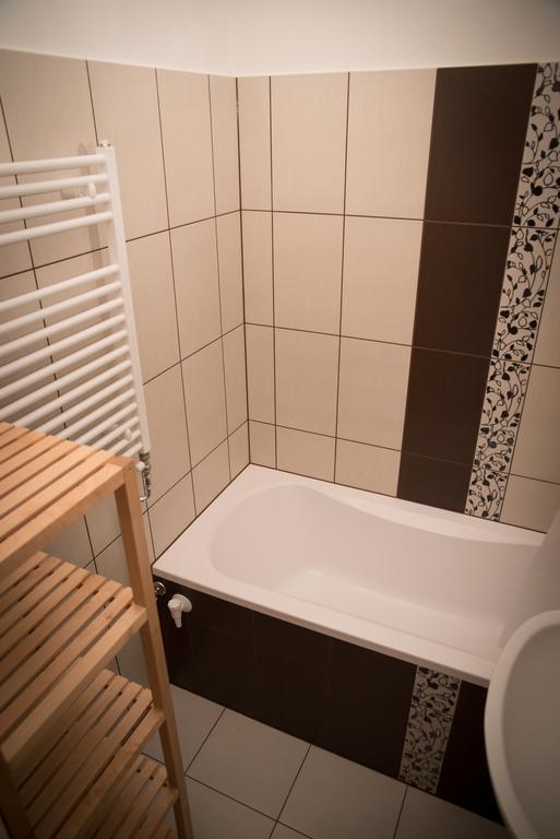 Anna Apartman Дьор Екстериор снимка